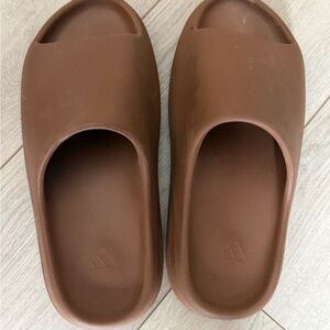 Yeezy Adidas Brown Slides